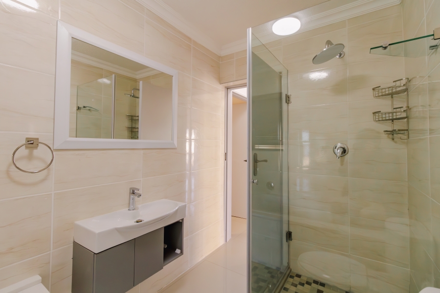 3 Bedroom Property for Sale in Bloubergrant Western Cape